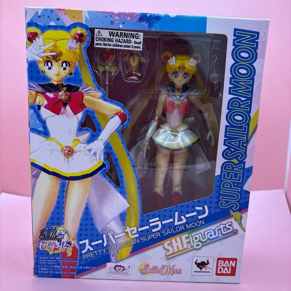 S.H.Figuarts Pretty Guardian Super Sailor Moon Collectible 20th Anniversary
